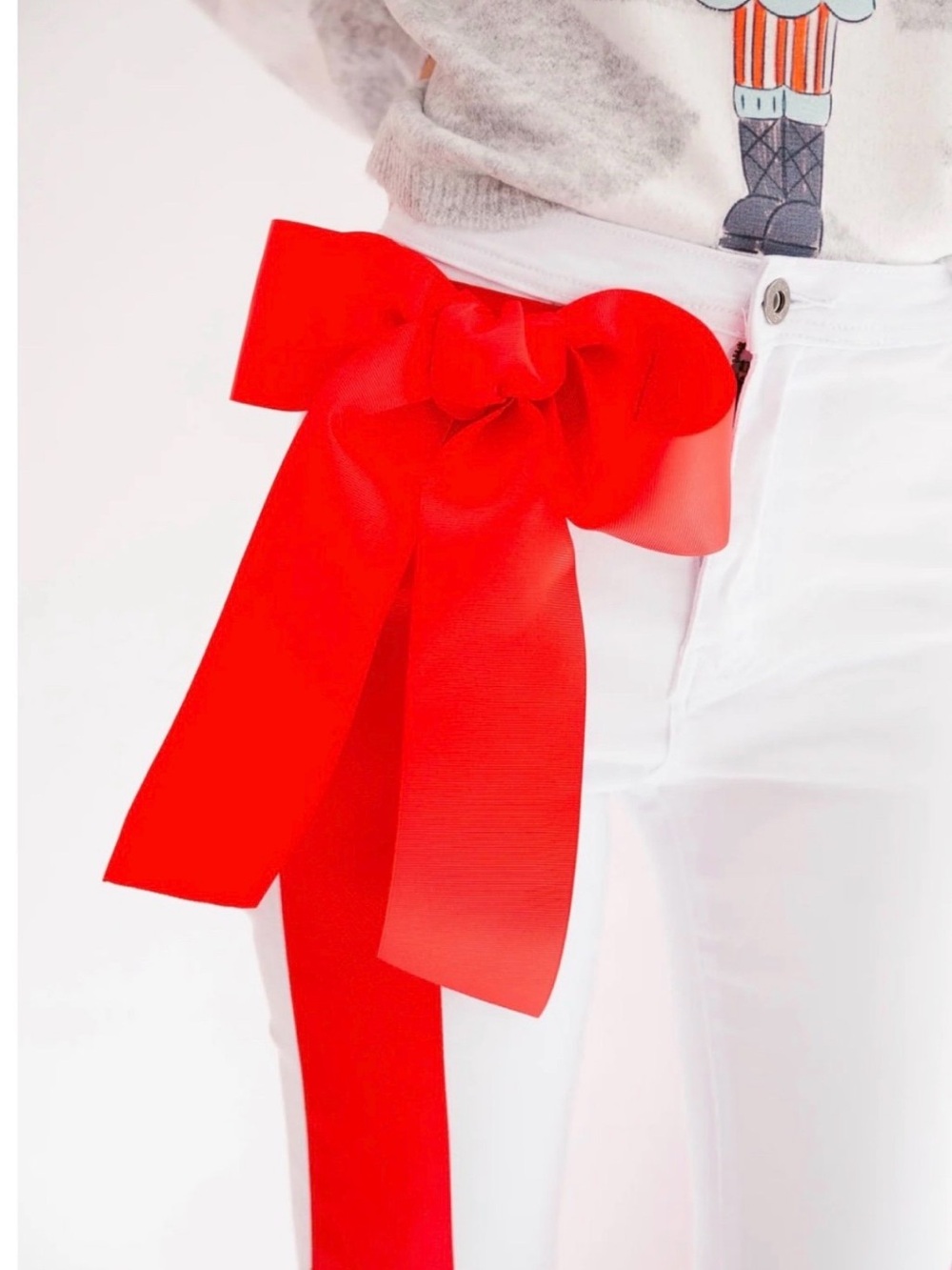 Judith March Women’s White with Bright Red Ribbon Hip Bow. Medium. NWOT.